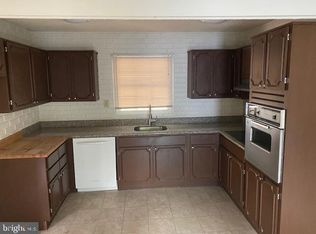 9 Empire Ln, Willingboro, NJ 08046