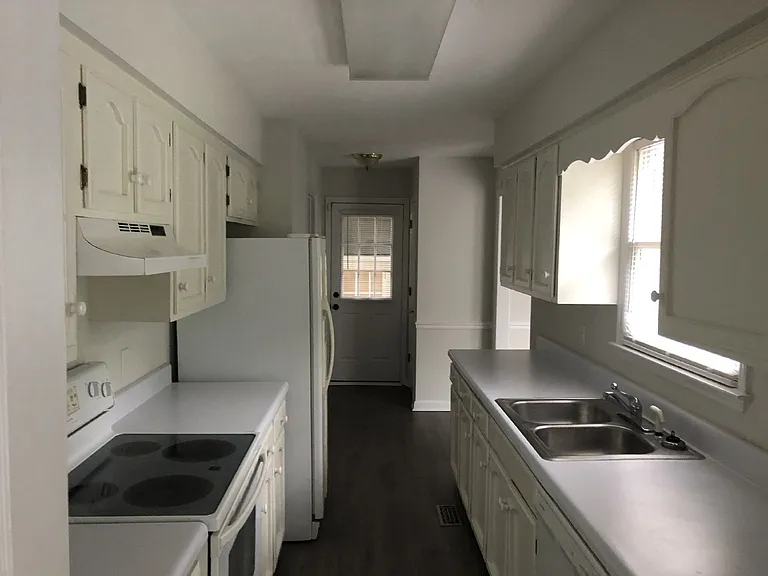 514 Fisk Rd — Photo 5