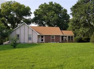 6104 Trott Rd, Belton, MO 64012