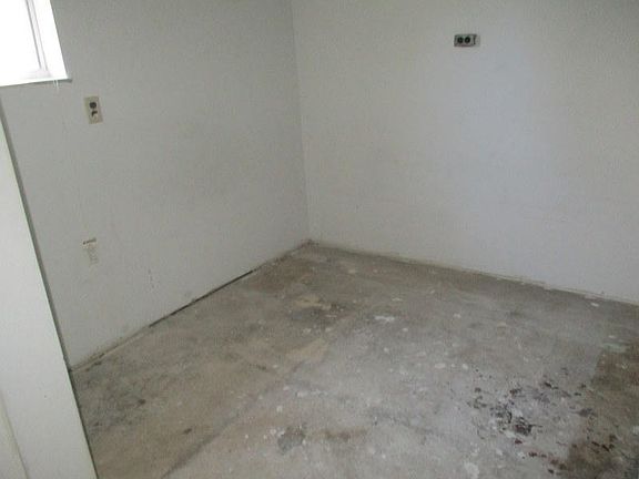 5th image of 134 Loizos Dr NW