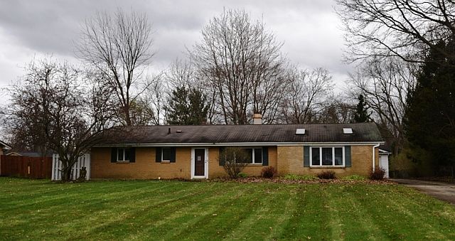 1st image of 702 Iroquois Trl
