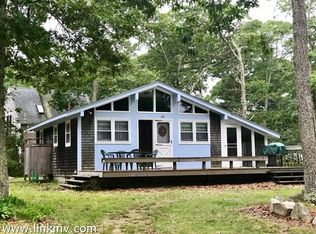 67 Lagoon Ave, Tisbury, MA 02568