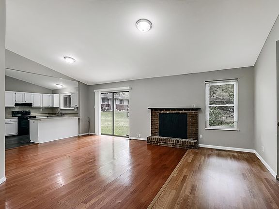 5th image of 11548 Raymond Ave