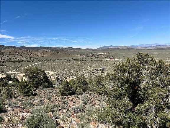 4th image of 1480 Wild Horse Run