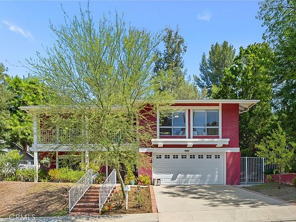 2nd image of 22855 Sparrowdell Dr