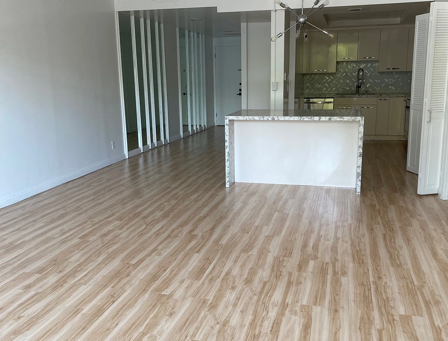 2 bed, 1284 sqft, $4,300 — Photo 2