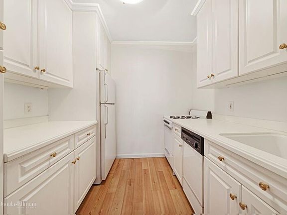 4th image of 207 E 74th St APT 4K