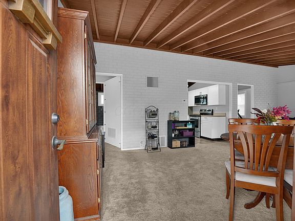 5th image of 376 Kinsel Ave