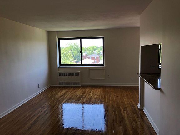 4th image of 15-20 202nd St #1F