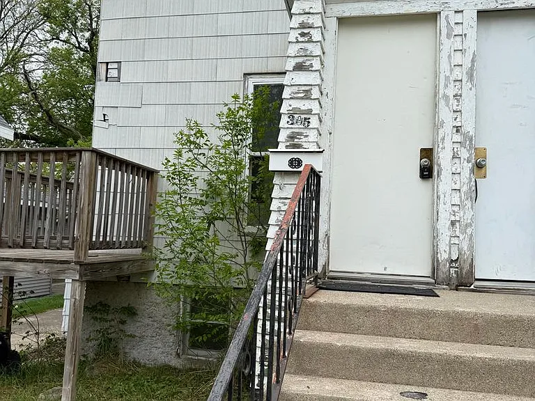 301 5th St SE — Photo 9