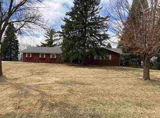 1106 Crown Rd, Norfolk, NE 68701