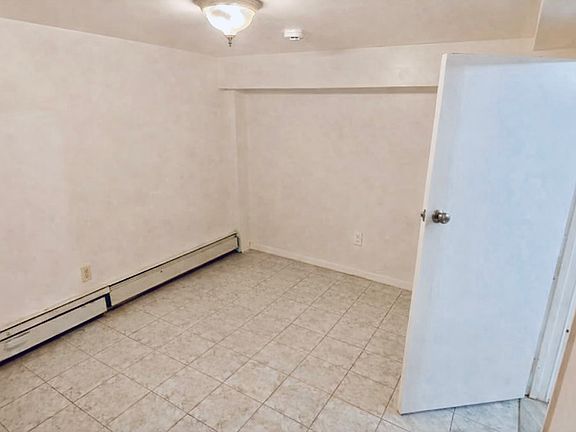 3rd image of 172 Beach 115th St APT 1