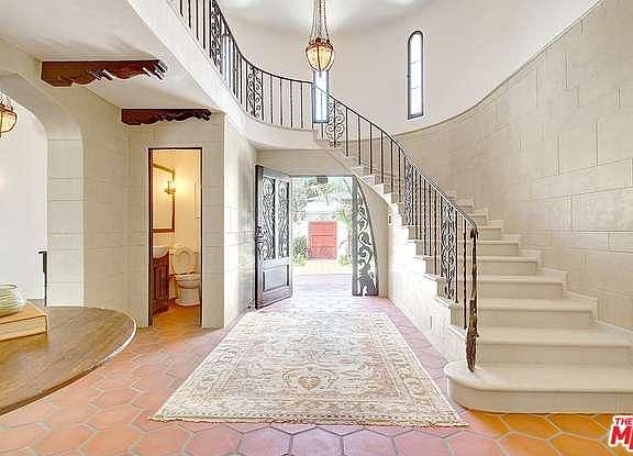 2nd image of 13946 W Sunset Blvd