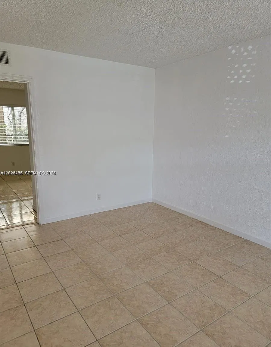Grove At Wilton Manors Co — Photo 4