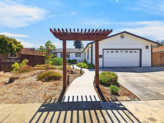 3rd image of 77 Adele Avenue