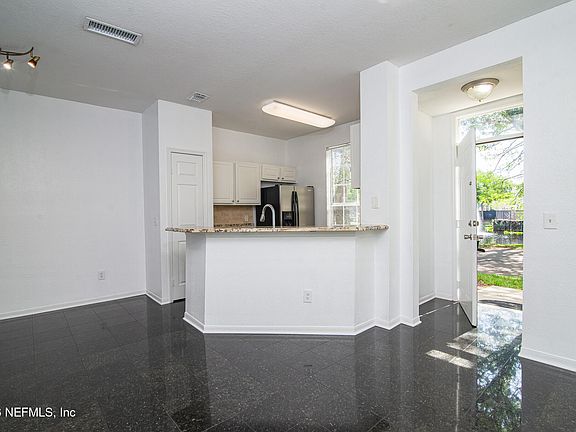 5th image of 13703 Richmond Park Dr #1603