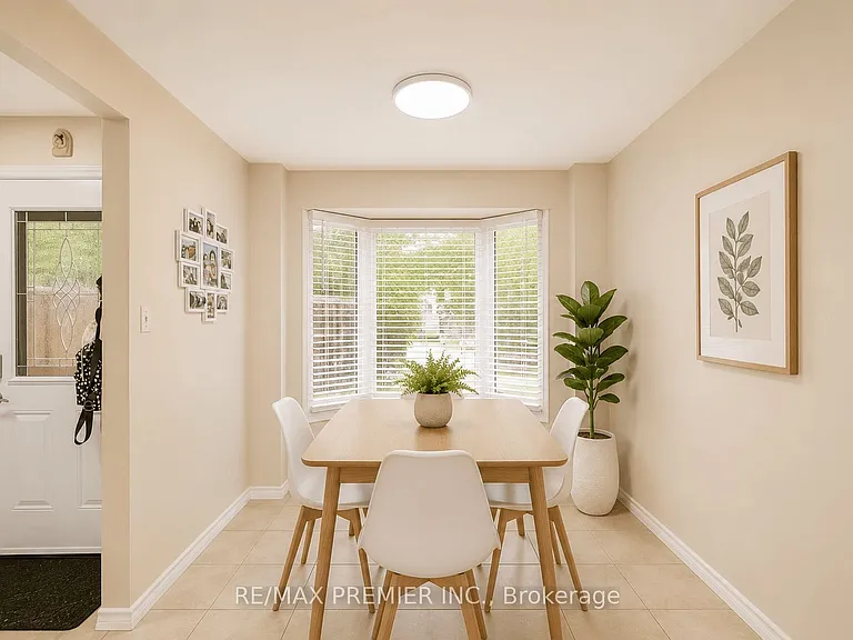 476 Kingscourt Dr #10 — Photo 4