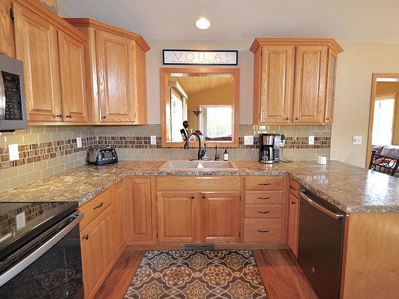 5th image of 1679 Oakwood Dr
