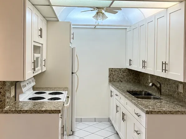 2154 Cambridge Cir #G, Deerfield Beach, FL 33442