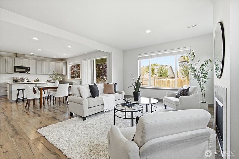 5th image of 5511 Parquet Way SE