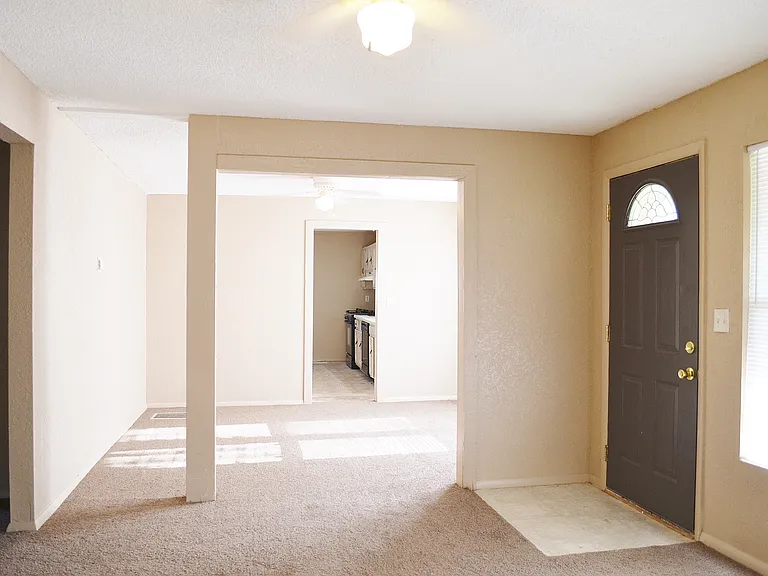 4821 S 27th West Ave — Photo 2