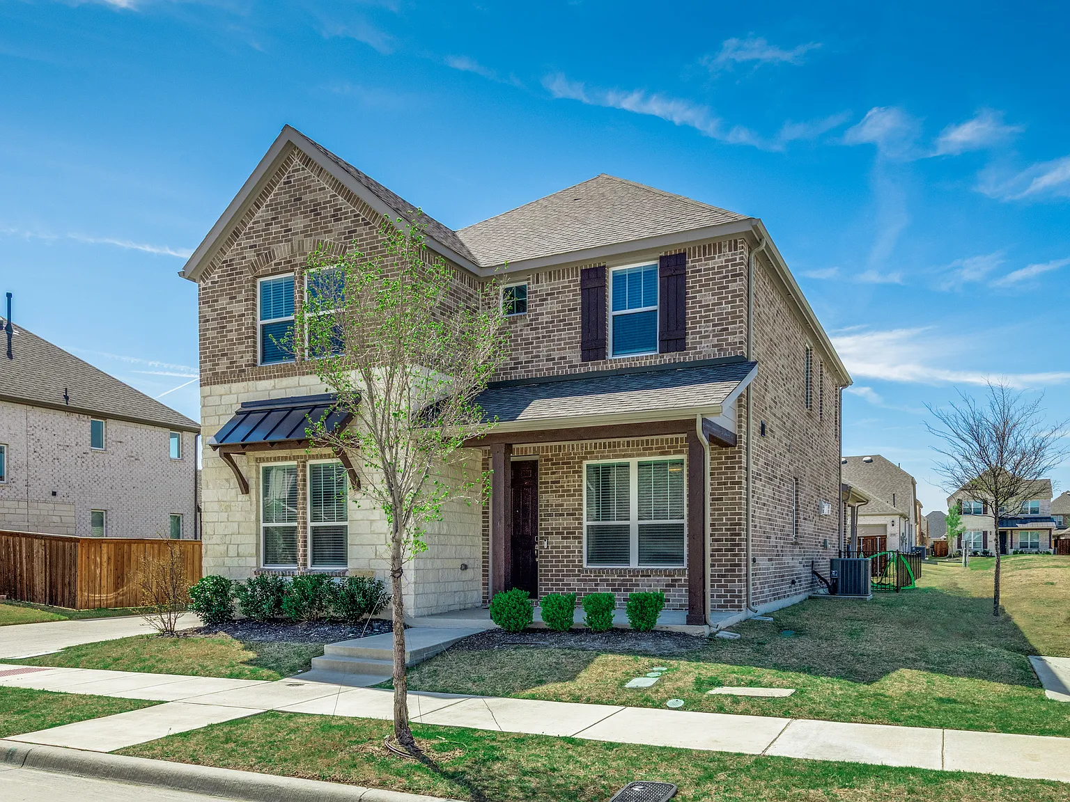 4 bed, 2702 sqft, $3,950 — Photo 3