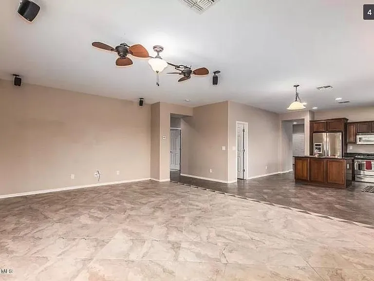 28518 N 26th Dr — Photo 10