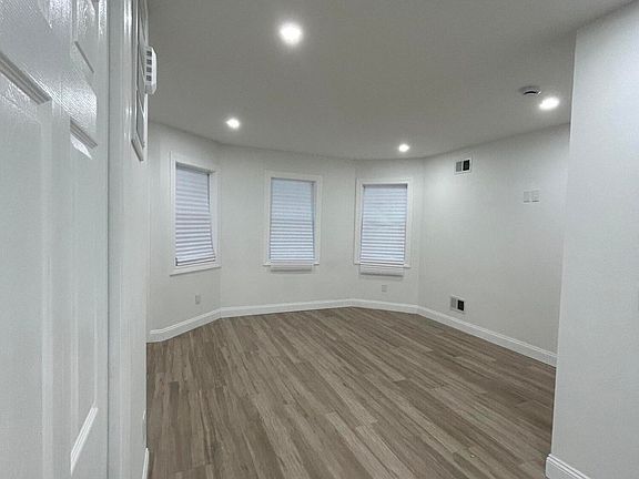 5th image of 24-26 York Ave #1