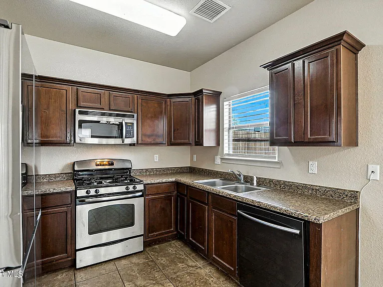 4746 Joseph Rodriguez Dr — Photo 13