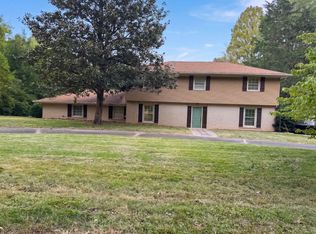 592 Woodland Dr, Paducah, KY 42001