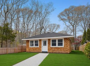 50 Squires Ave, East Quogue, NY 11942