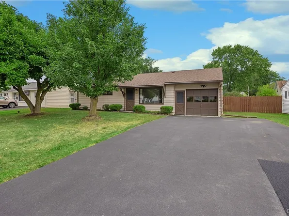 114 Pleasantview Dr, Liverpool, NY 13088
