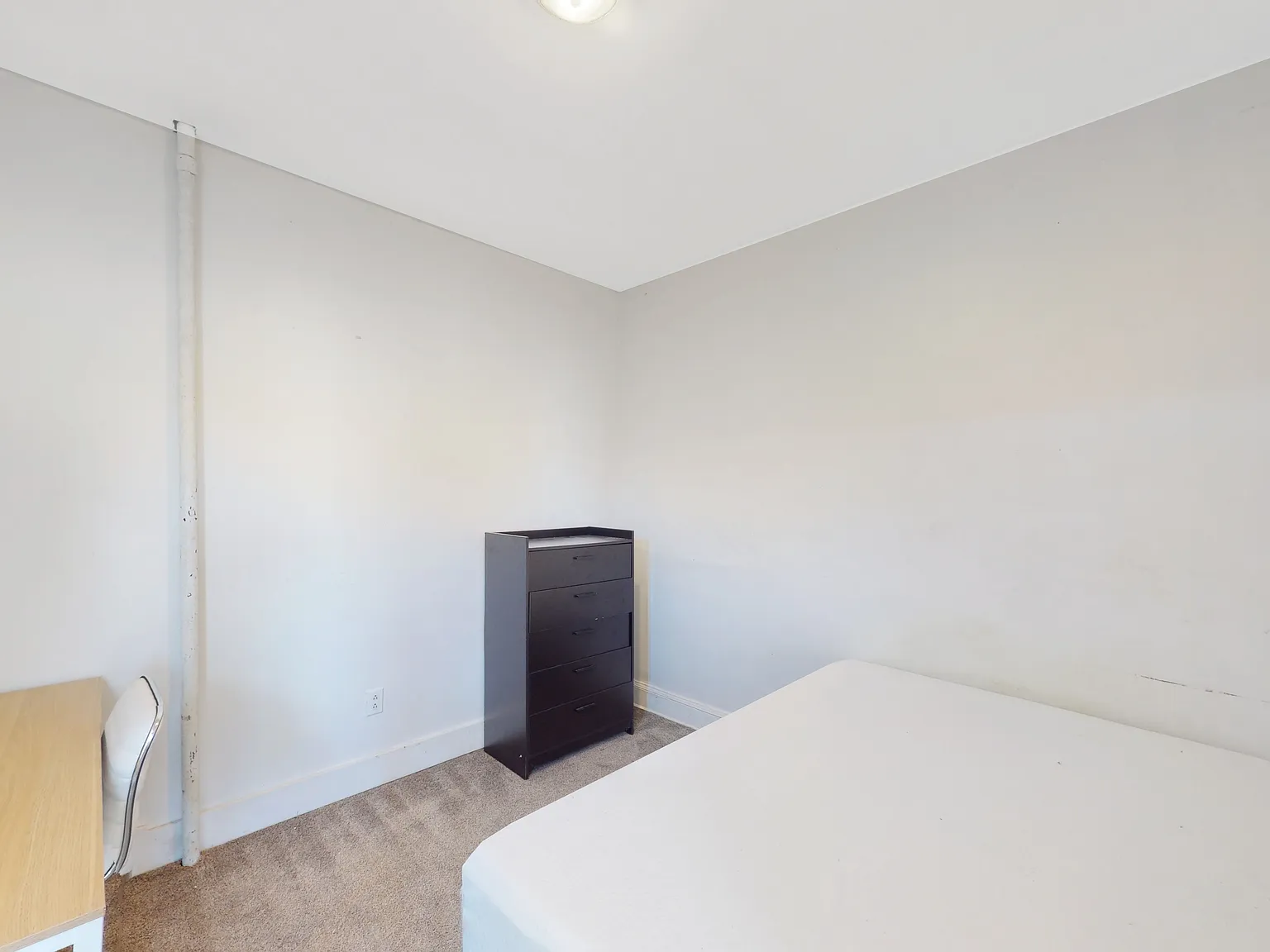 146 Beethoven St — Photo 3