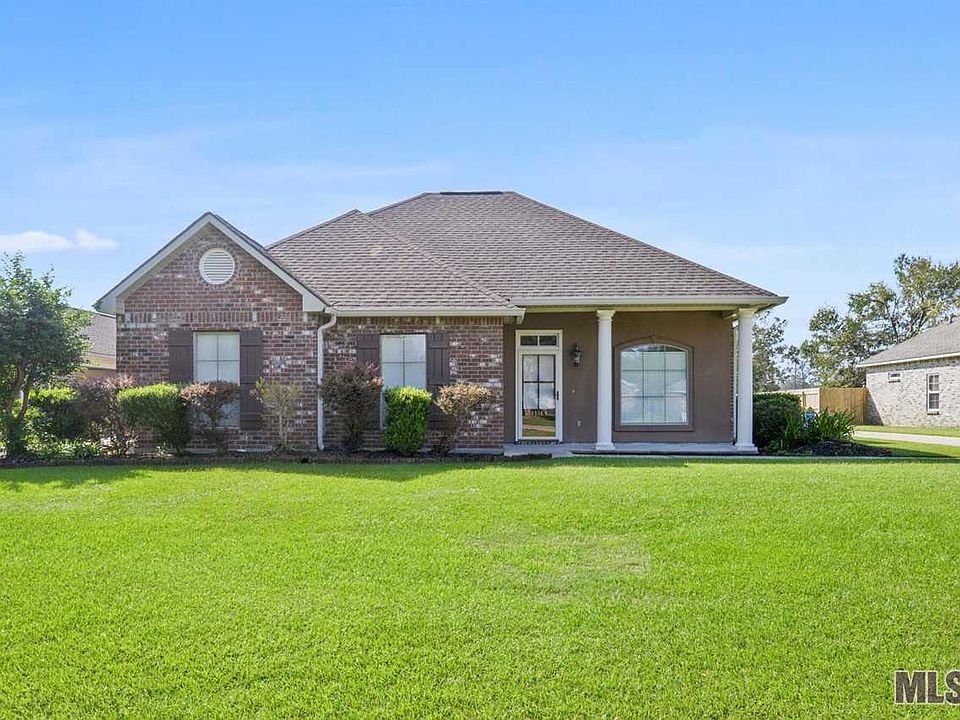 1st image of 43385 Galvez Oaks Dr
