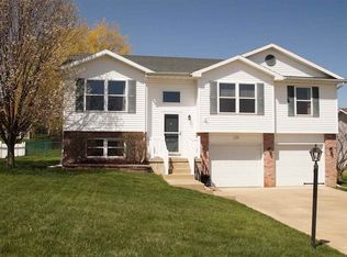 105 Revere Dr, East Peoria, IL 61611