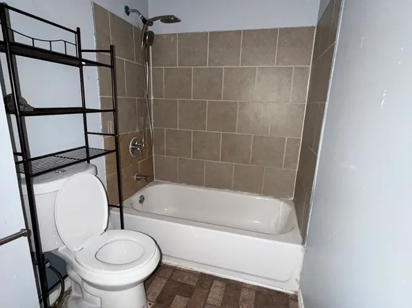 69 Lounsbury St, Waterbury, CT 06706