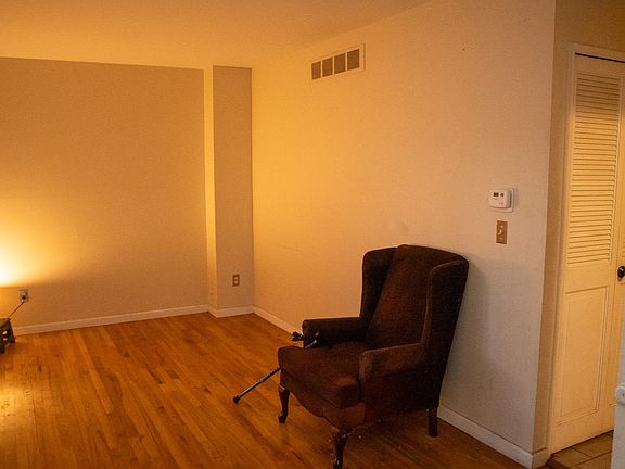 4th image of 1011 Trevor Pl
