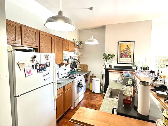 5th image of 4102 Butler St Floor 3