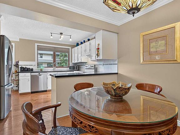3rd image of 140 SW Point Dr NW #12