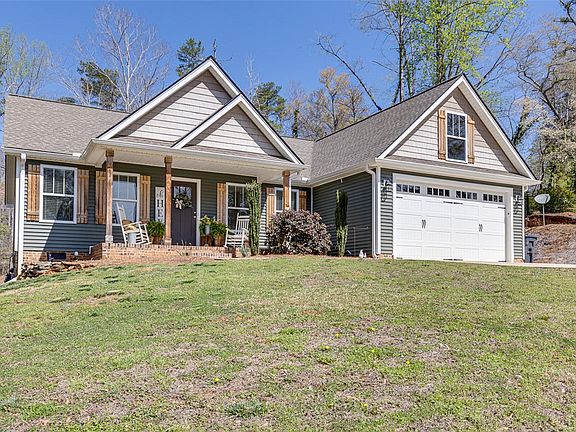 3rd image of 1712 E Saluda Lake Rd
