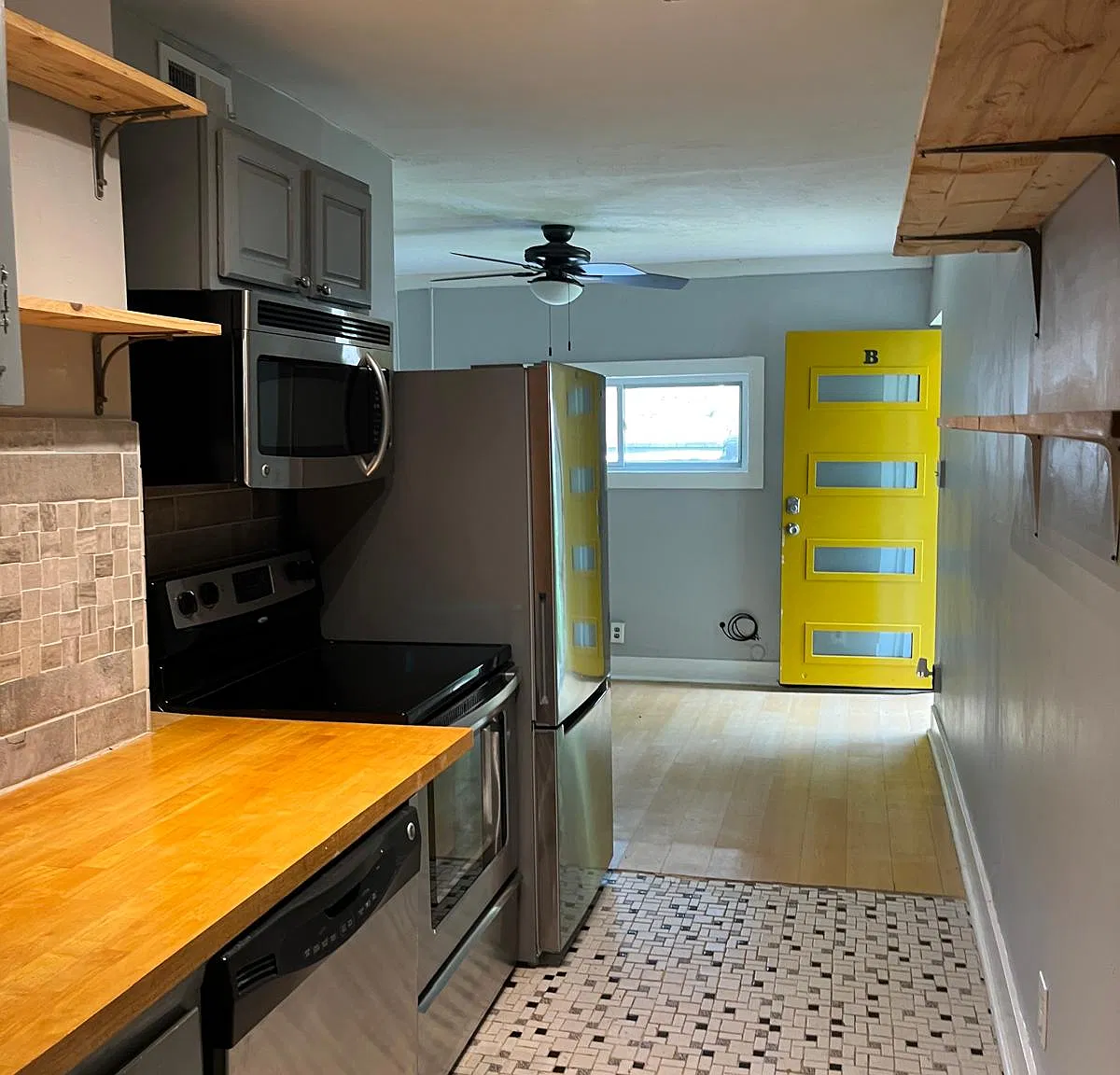 2 bed, 650 sqft, $1,200 — Photo 3