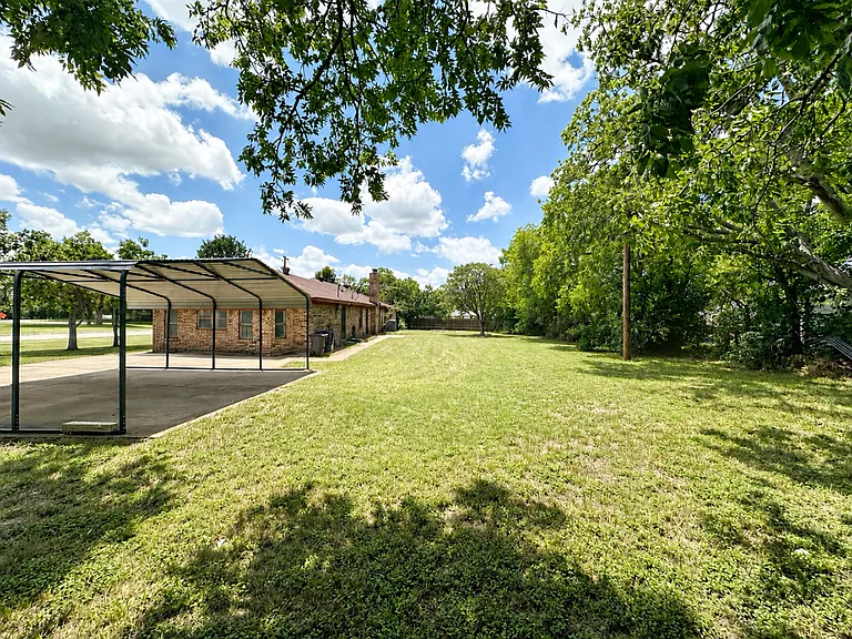 2401 Stephen Lee Dr — Photo 36