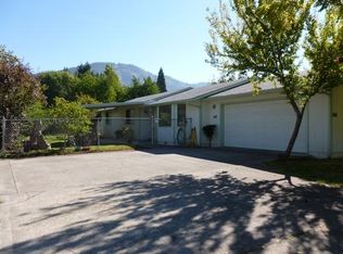 1661 Cloverlawn Dr, Grants Pass, OR