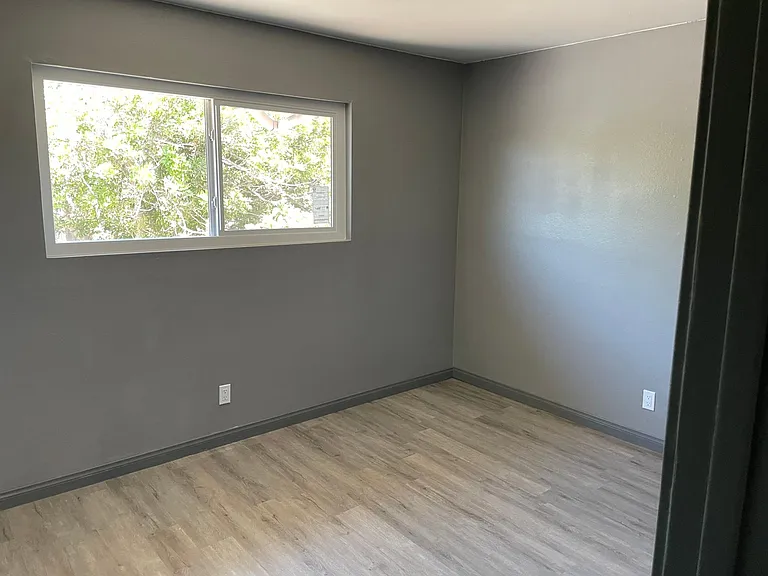 1011 W 7th St #3 — Photo 10
