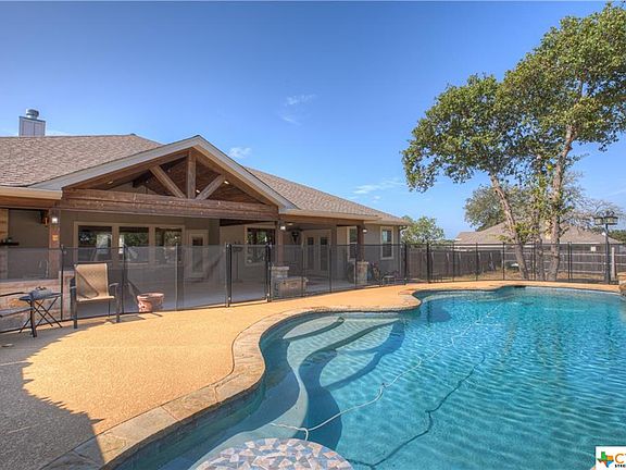 5th image of 104 Lisa Dawn Dr