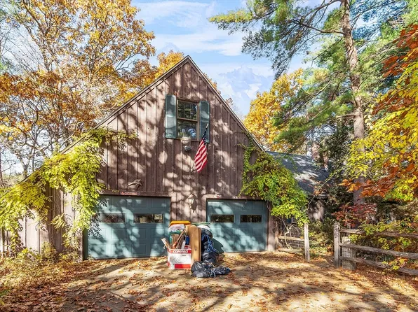 19 Sheffield St, Pepperell, MA 01463
