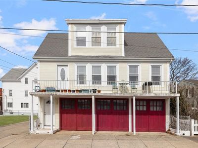 11 Cooper St, Pawtucket, RI, 02860