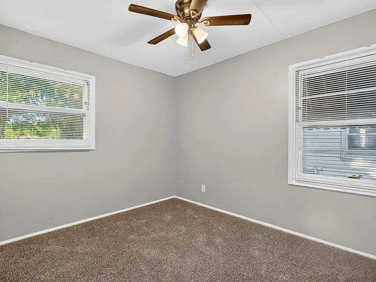 161 Cameron Rd — Photo 29