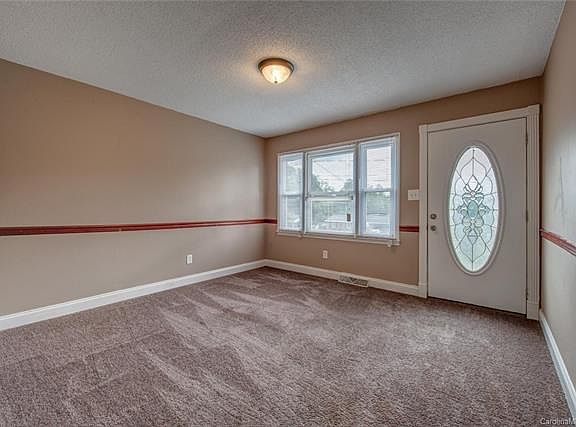 4th image of 2428 Woodleaf Dr
