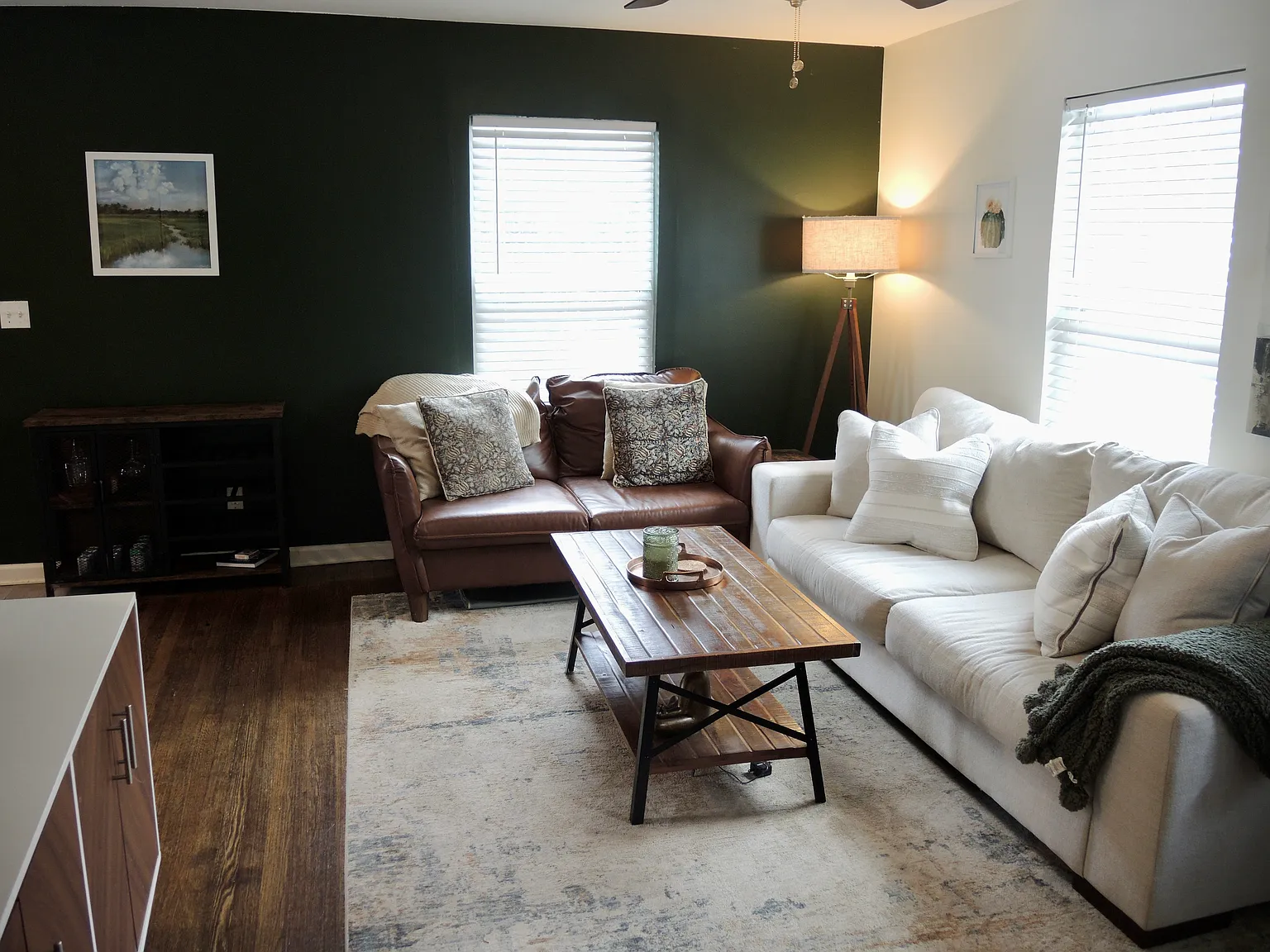 3 bed, 1077 sqft, $2,300 — Photo 3